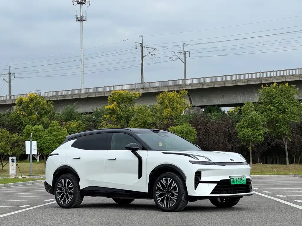 Lynk & Co 08 EM-P — миниатюра 3