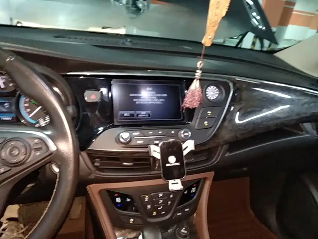 Buick Envision Plus — миниатюра 13