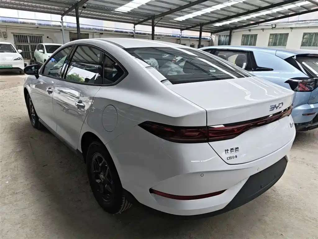 BYD Qin Plus PLUS 2025 DM-i Smart Drive 128KM