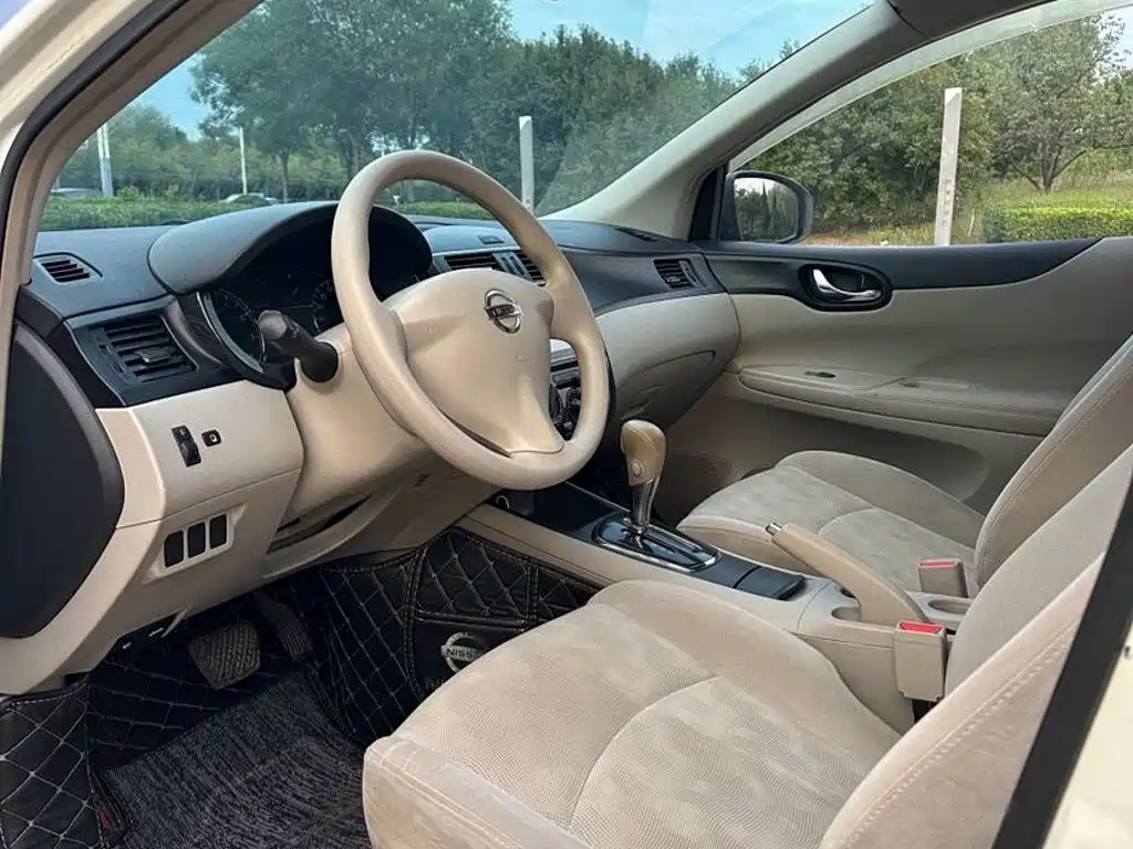 Nissan Tiida — миниатюра 8
