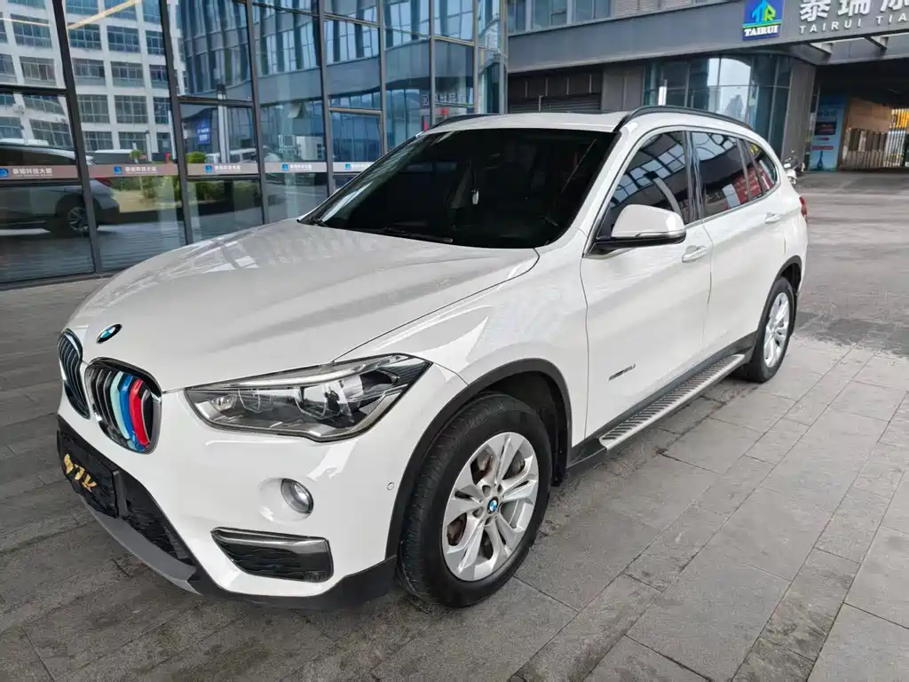 Купить BMW X1