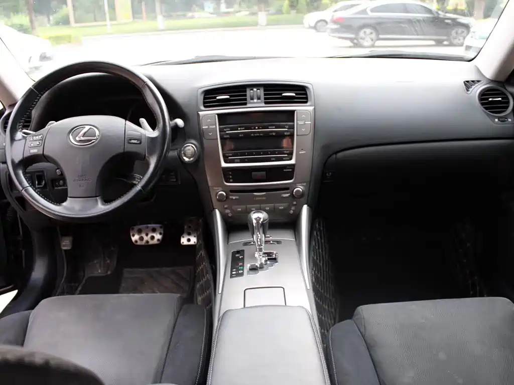 Lexus IS — миниатюра 7