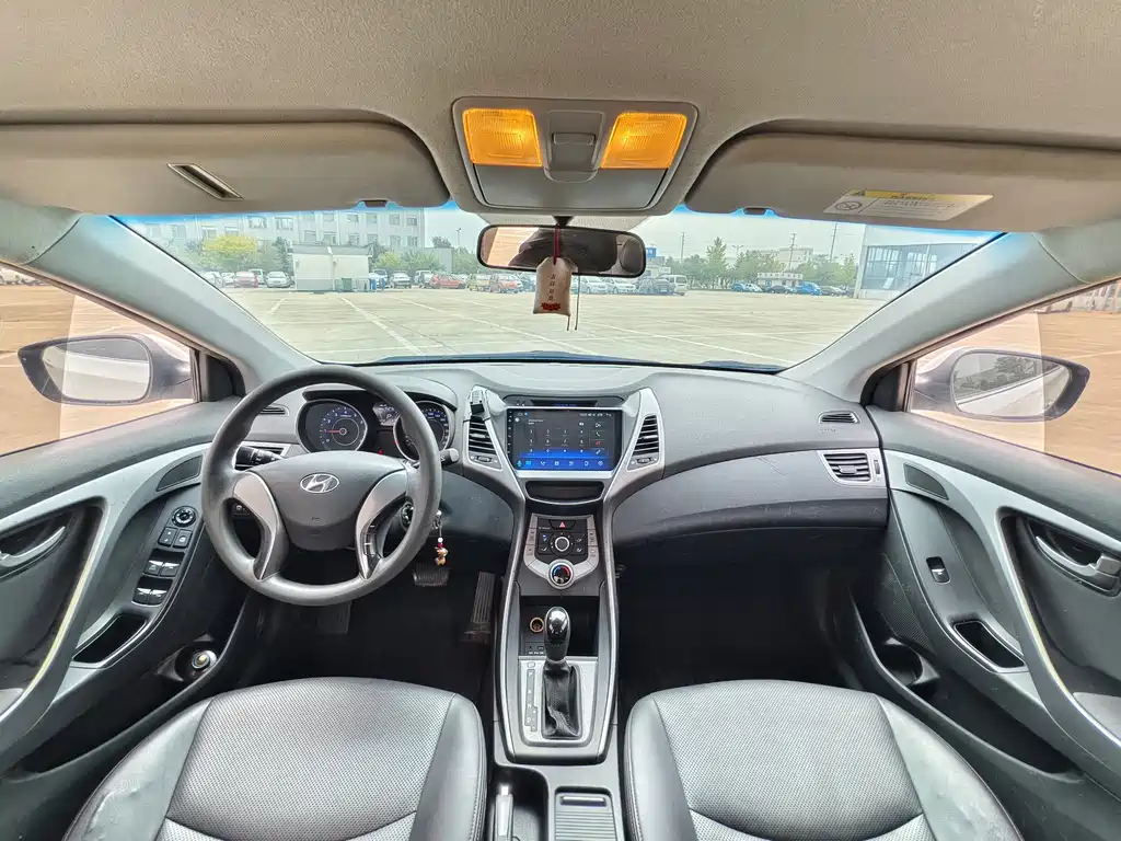 Hyundai Elantra Langdong — миниатюра 8
