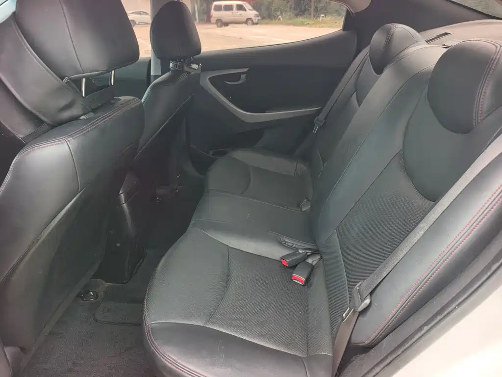 Hyundai Elantra Langdong — миниатюра 9