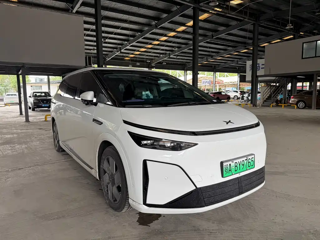 XPeng X9 — миниатюра 3