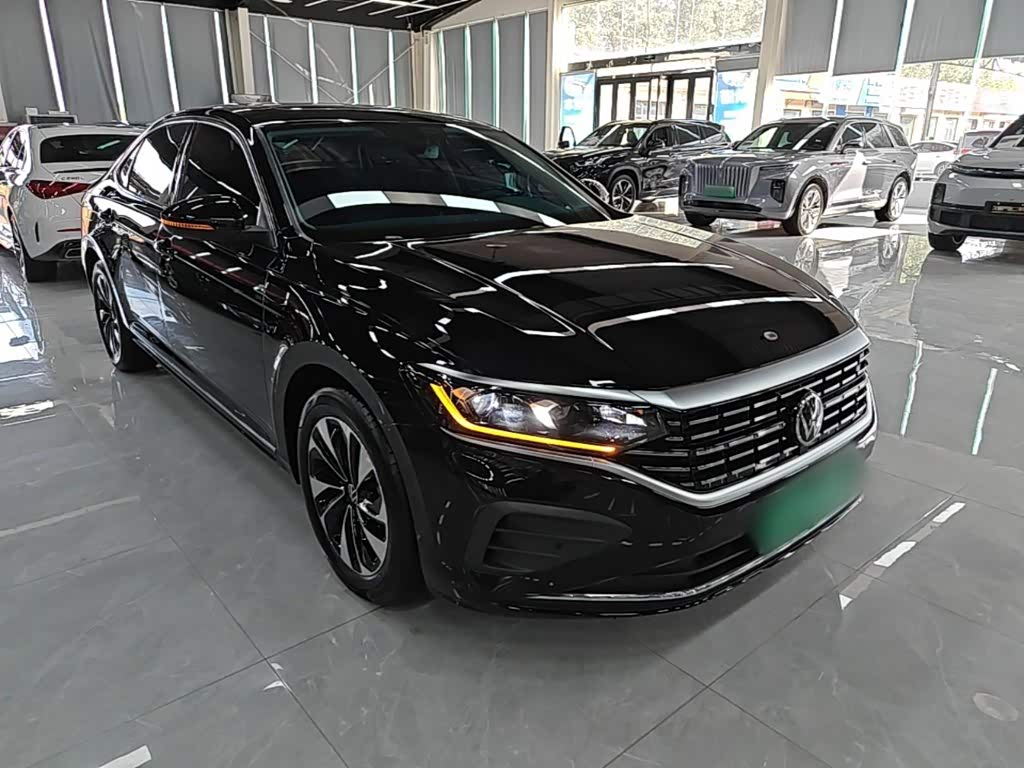 Volkswagen Passat 1.4 л 2024 г. Чёрный, пробег 31000 км