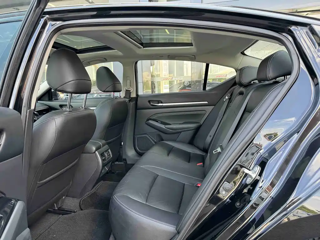 Nissan Teana — миниатюра 6