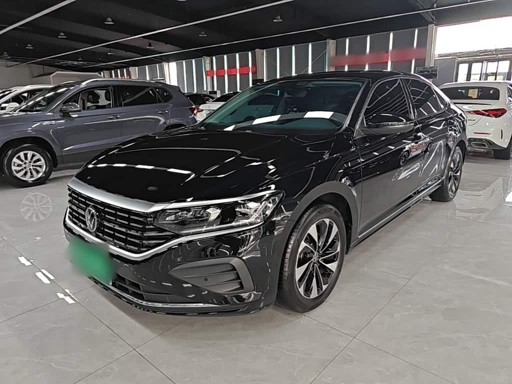 Volkswagen Passat 1.4 л 2024 г. Чёрный, пробег 31000 км