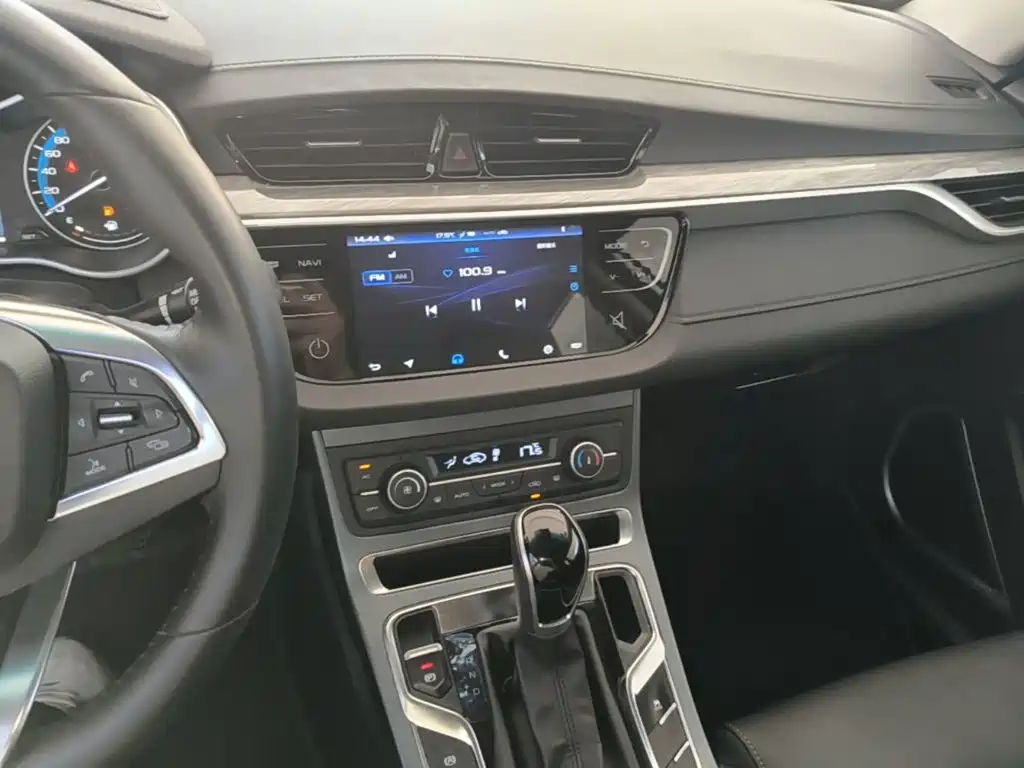 Geely Emgrand — миниатюра 10