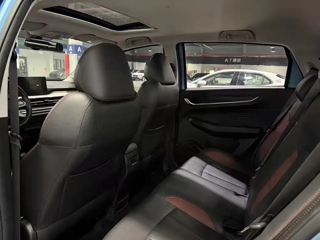 Geely Vision X3 — миниатюра 10