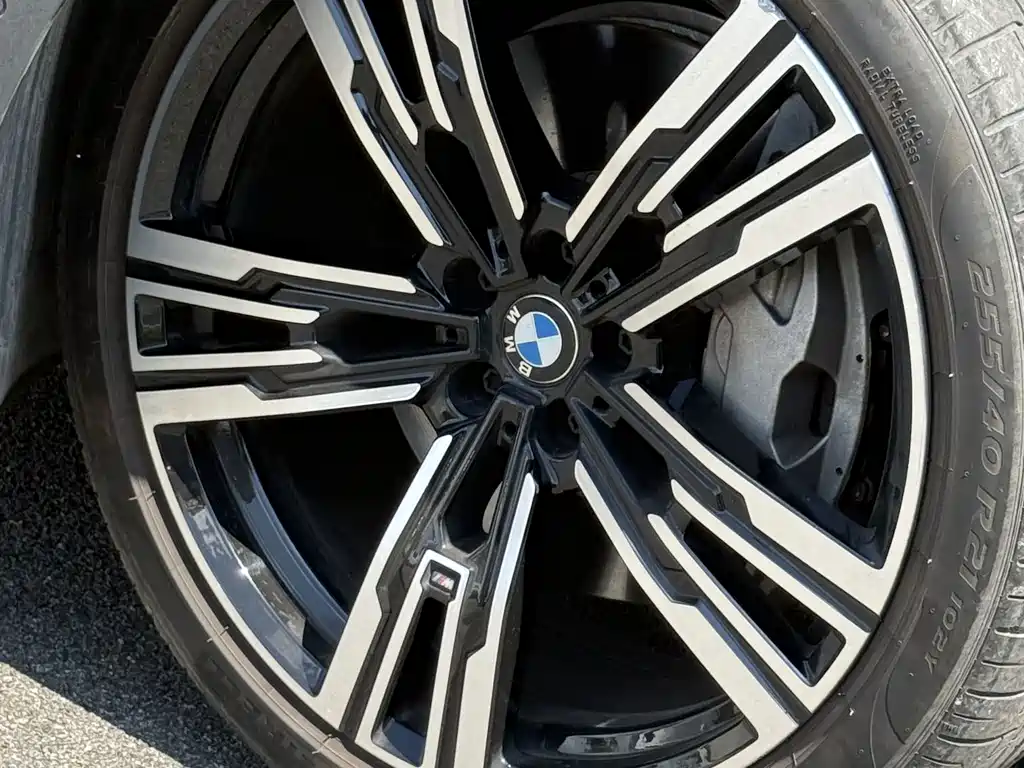 BMW i7 — миниатюра 14