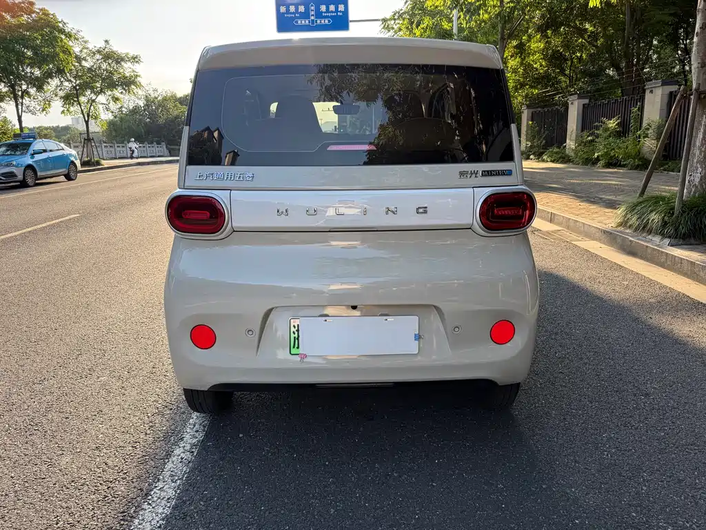 Wuling MINIEV — миниатюра 9
