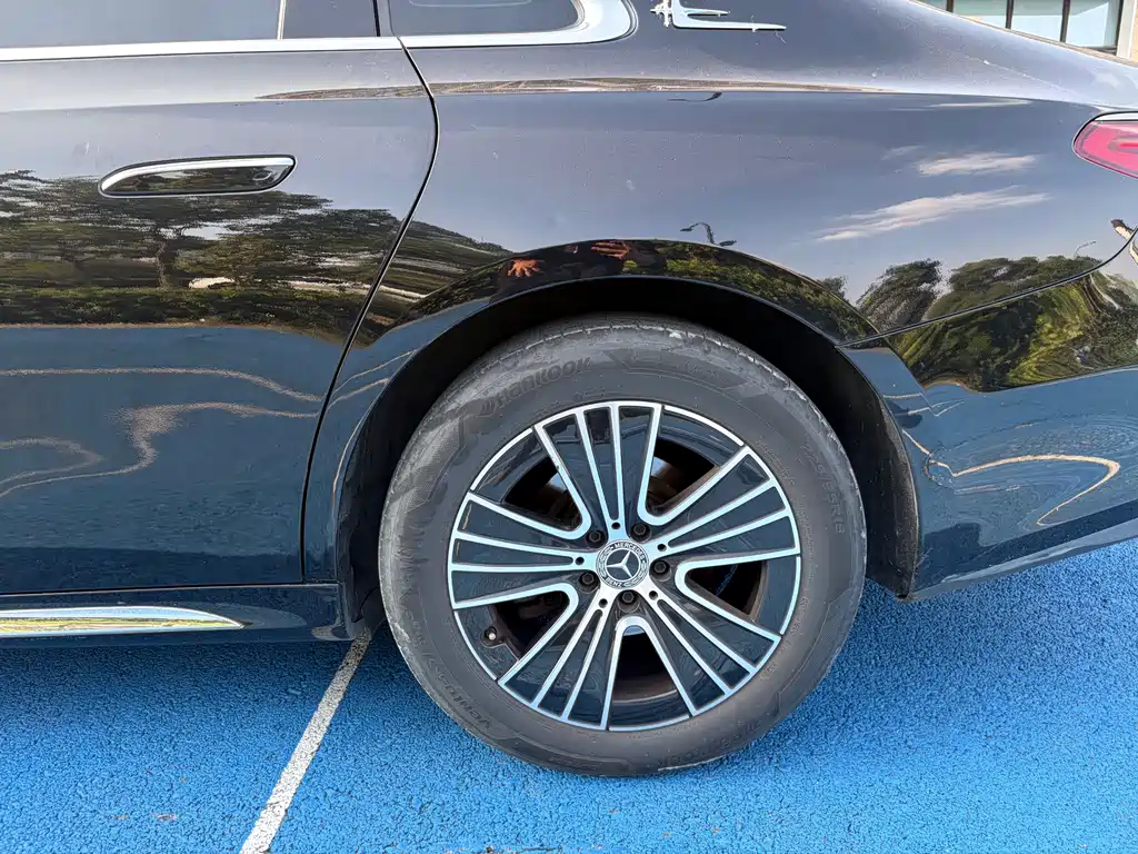 Mercedes-Benz E-Class — миниатюра 8