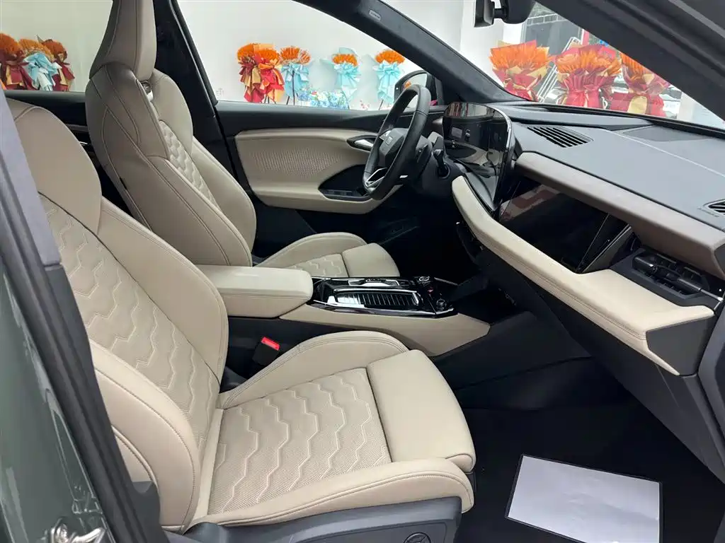 Audi Q6L e-tron — миниатюра 12