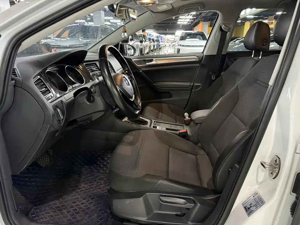 Volkswagen Golf 2018 230TSI AT Comfort