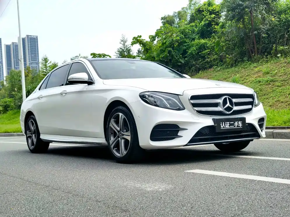 Mercedes-Benz E-Class — миниатюра 3