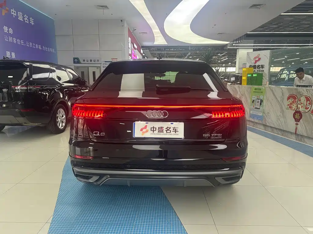 Audi Q8 2023 55 TFSI Luxury