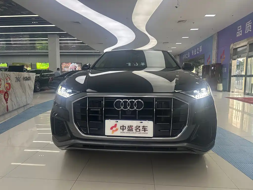 Audi Q8 2023 55 TFSI Luxury