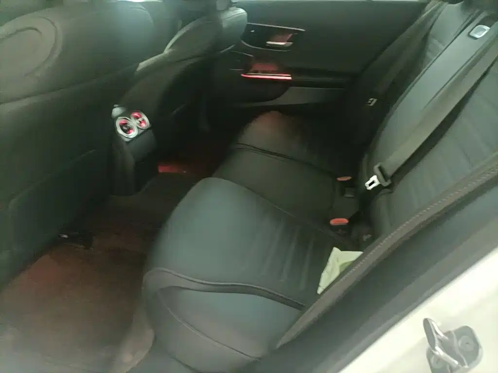 Mercedes-Benz C-Class — миниатюра 17