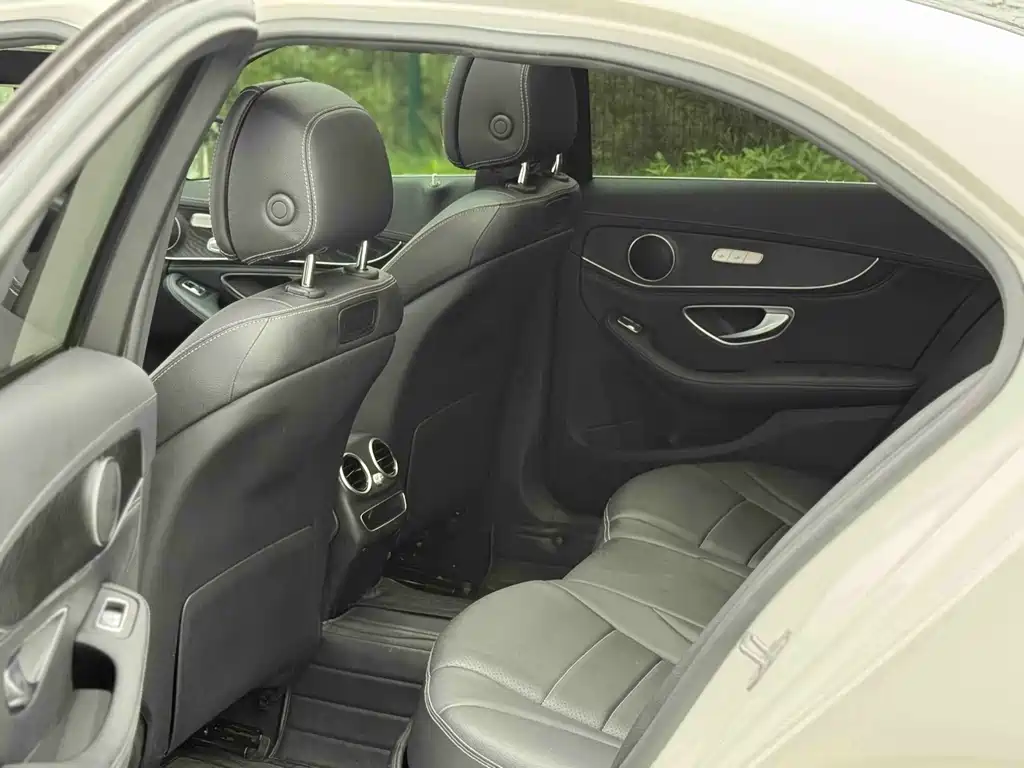 Mercedes-Benz C-Class — миниатюра 5