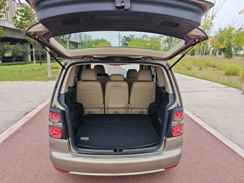 Volkswagen Touran — миниатюра 12