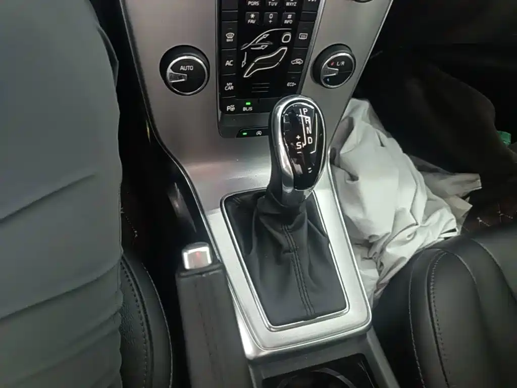 Volvo V40 — миниатюра 14