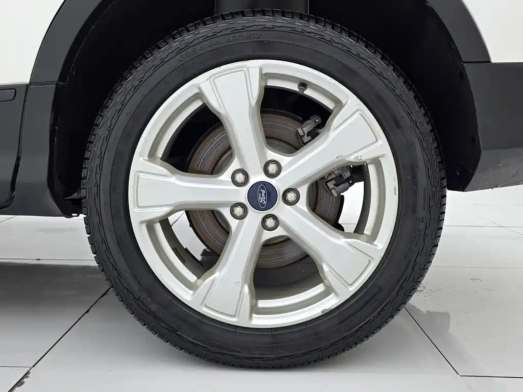 Ford Kuga — миниатюра 18
