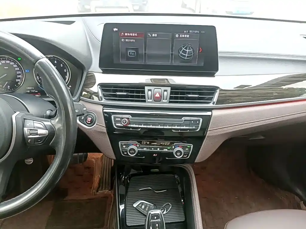 BMW X1 — миниатюра 13