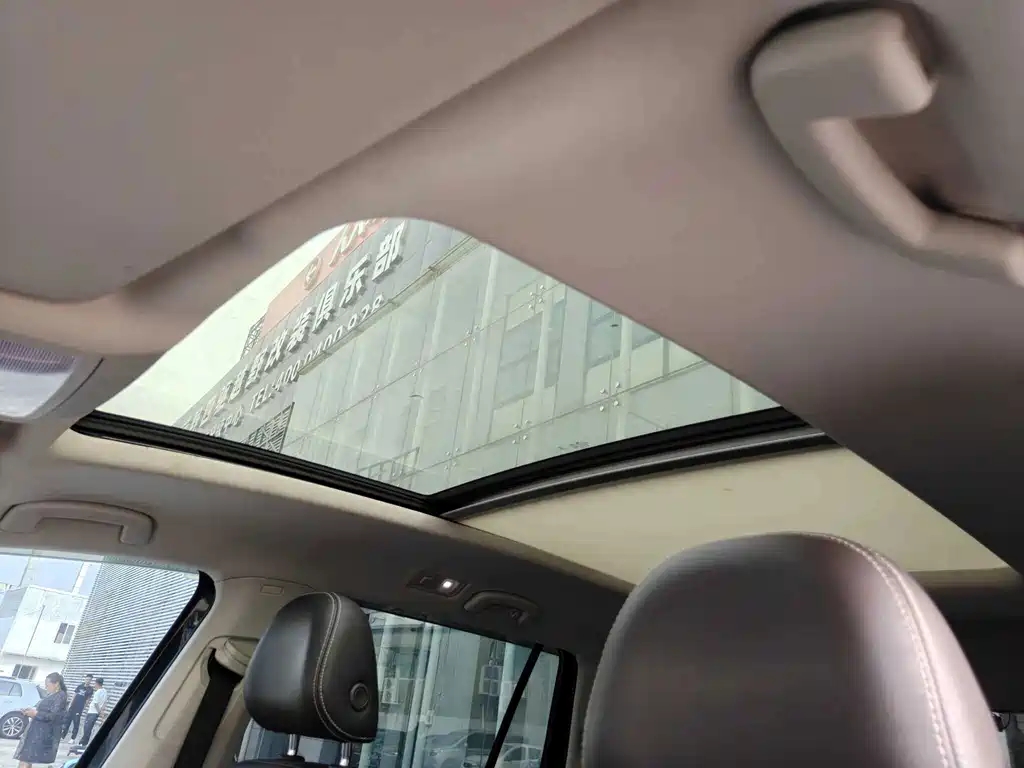 Volkswagen Teramont — миниатюра 10