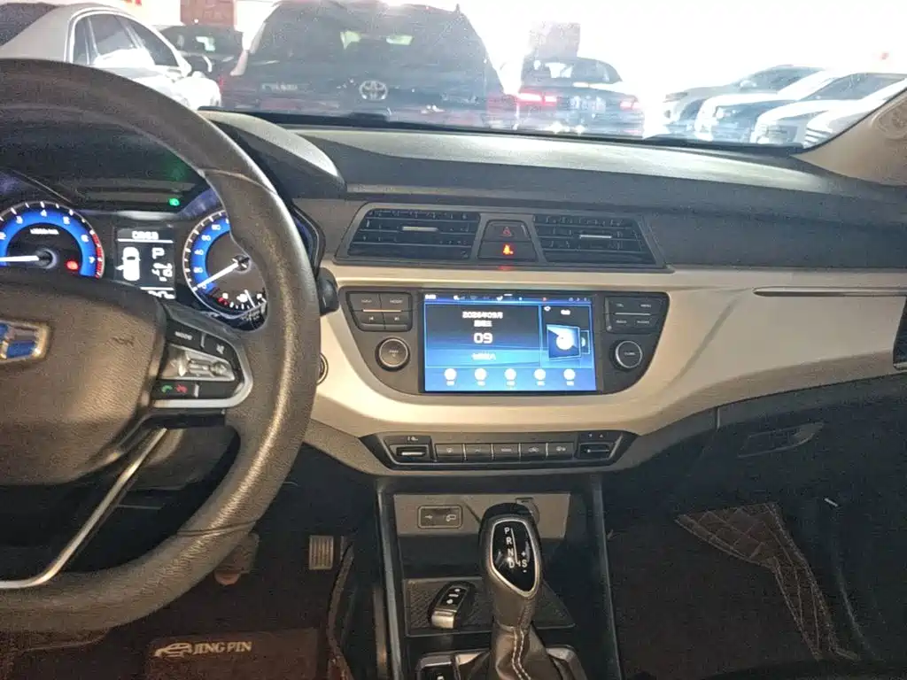 Geely Vision X3 — миниатюра 13