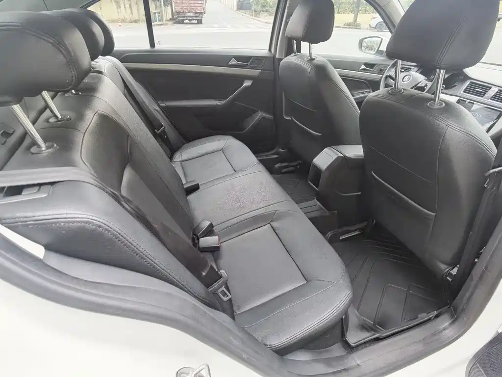 Volkswagen Lavida — миниатюра 11