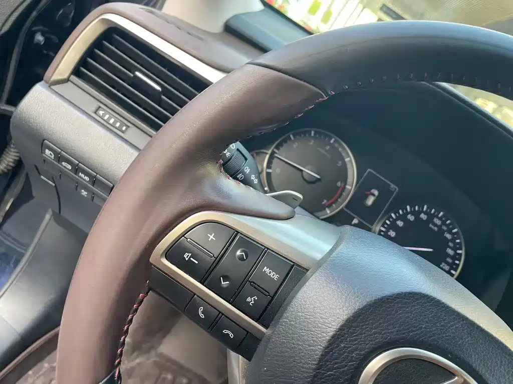 Lexus RX — миниатюра 11