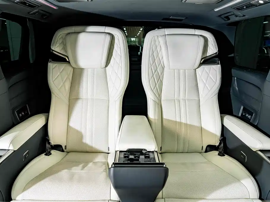 Lexus LM — миниатюра 26