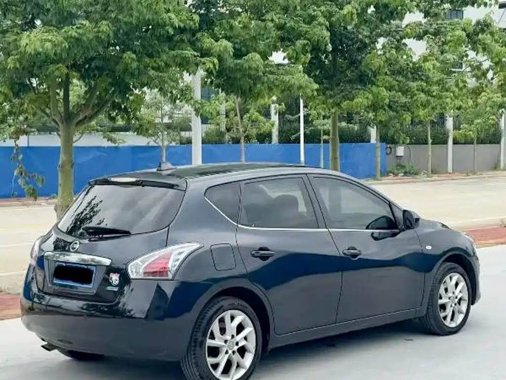 Nissan Tiida — миниатюра 4