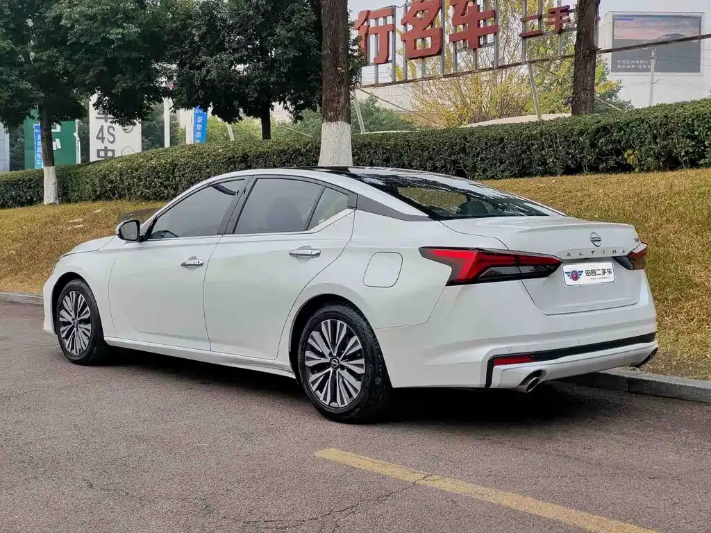 Nissan Teana — миниатюра 5