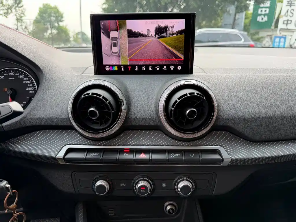 Audi Q2L — миниатюра 10