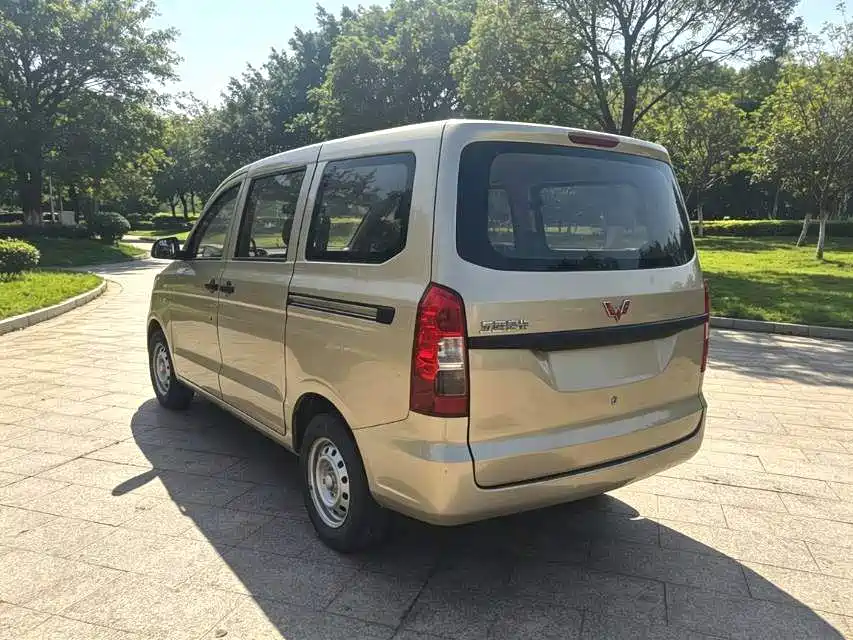 Wuling Hongguang V — миниатюра 8