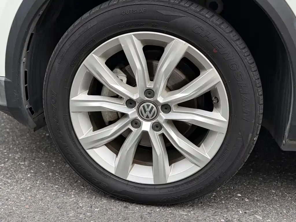 Volkswagen T-Roc 2018 230TSI DSG V