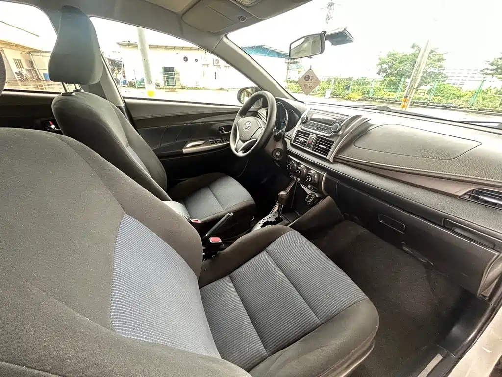 Toyota Yaris L — миниатюра 11