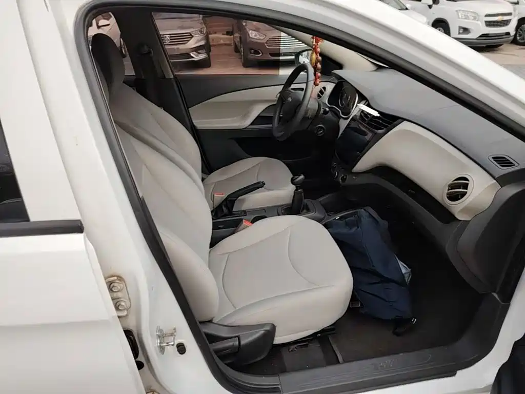 Chevrolet Sail — миниатюра 25