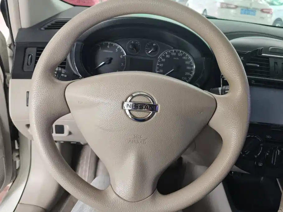 Nissan Tiida — миниатюра 15