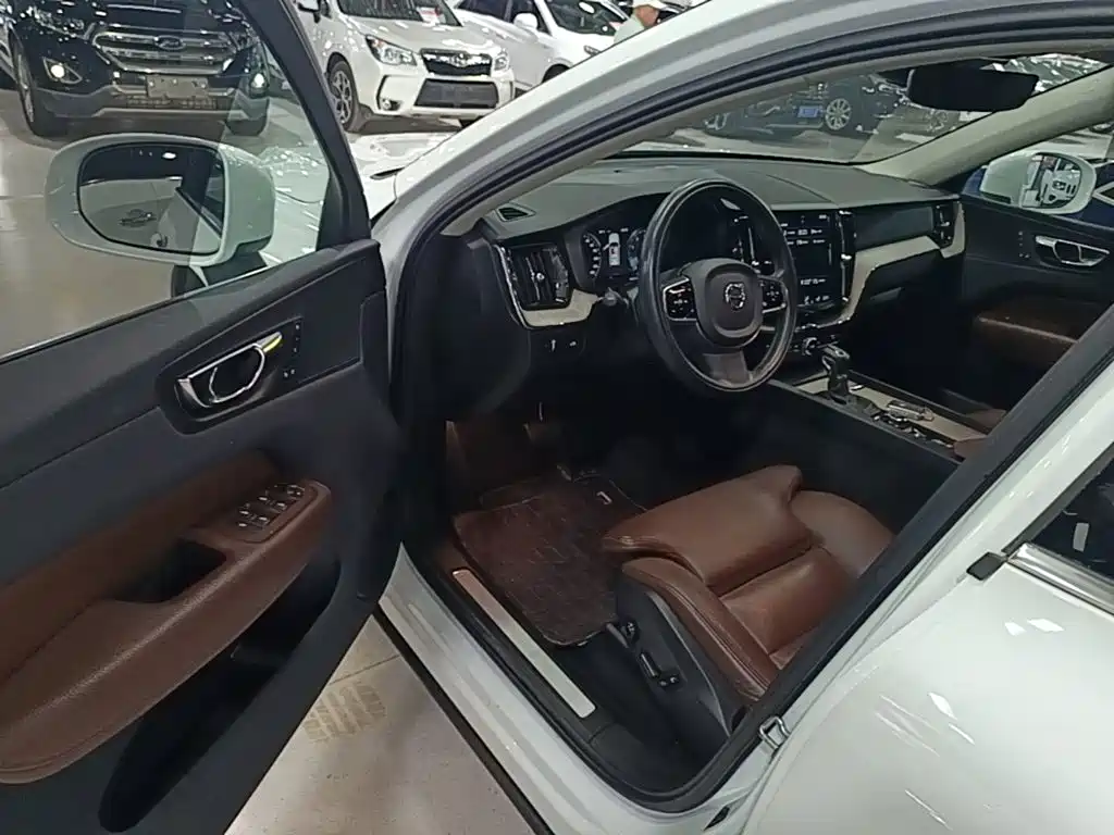 Volvo XC60 — миниатюра 16