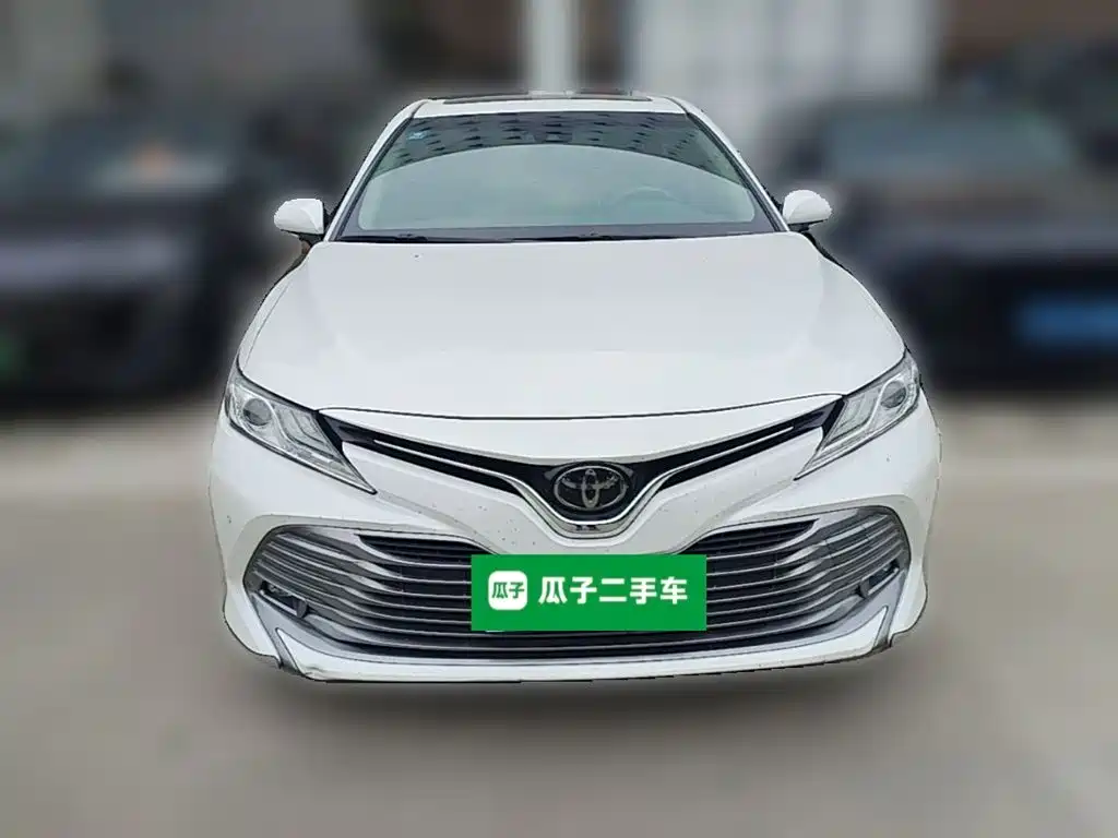 Toyota Camry — миниатюра 5