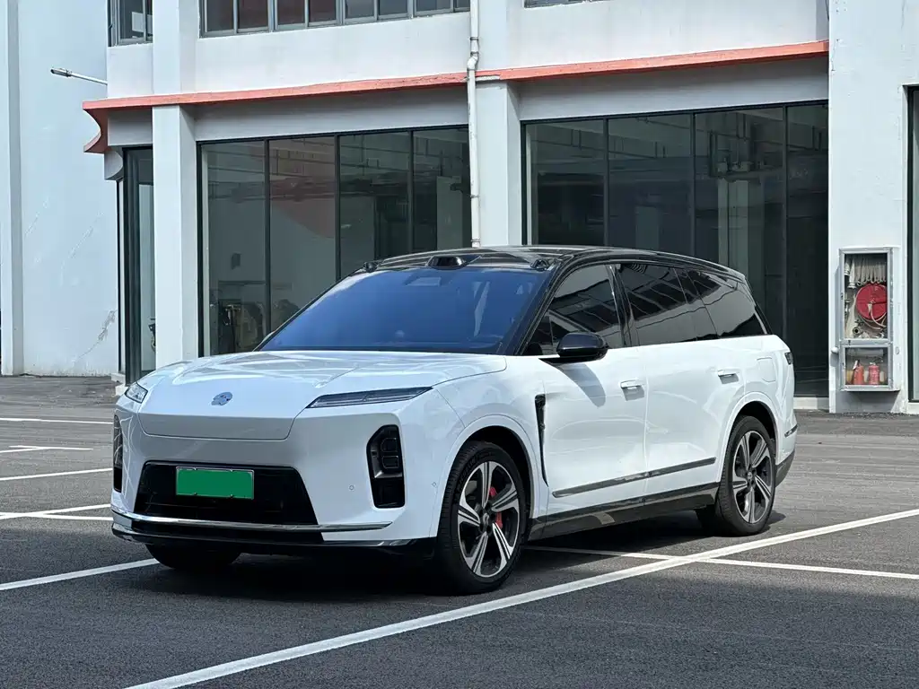 NIO ES8
