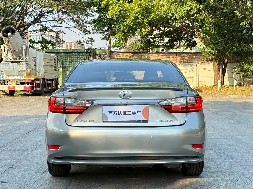 Lexus ES — миниатюра 7