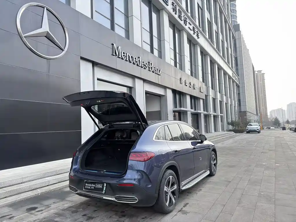 MERCEDES-BENZ EQE SUV