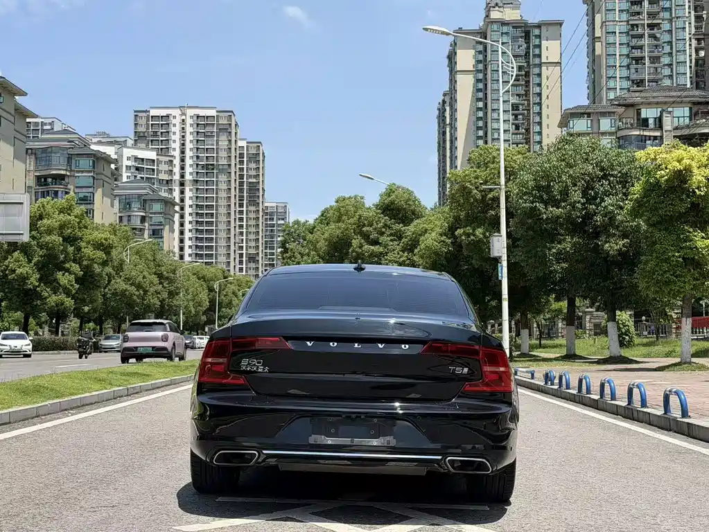 Volvo S90 — миниатюра 8