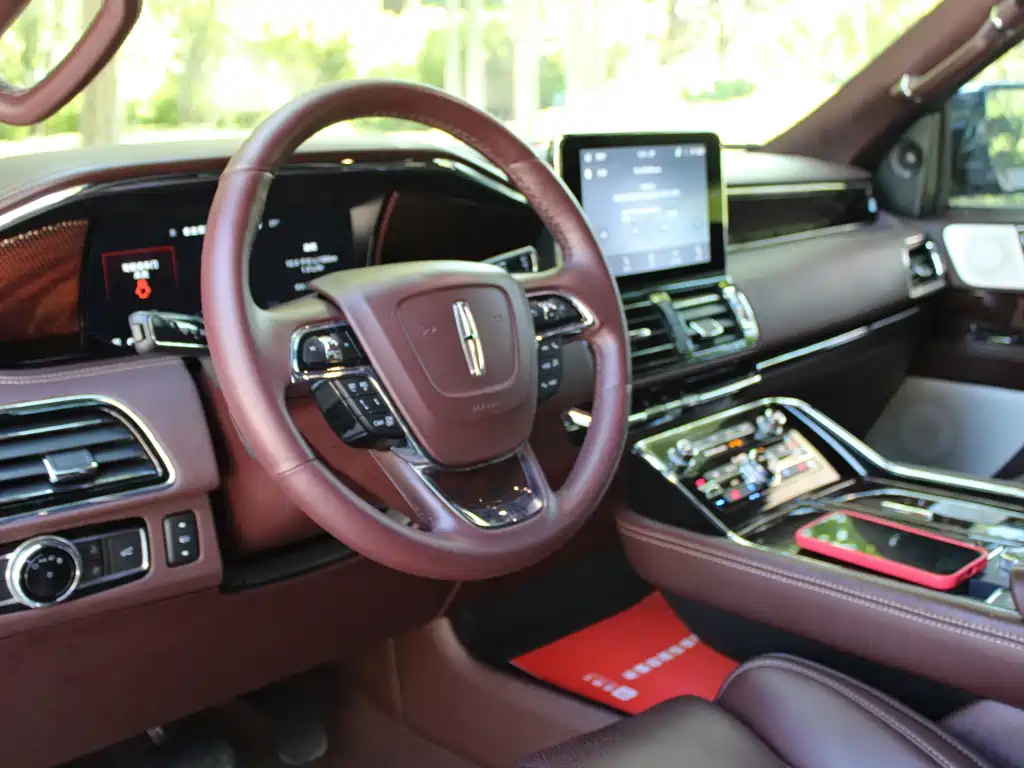 Lincoln Navigator — миниатюра 11