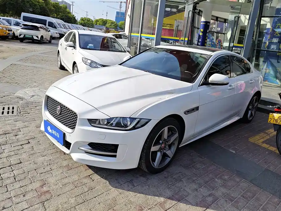 Jaguar XE 2019
