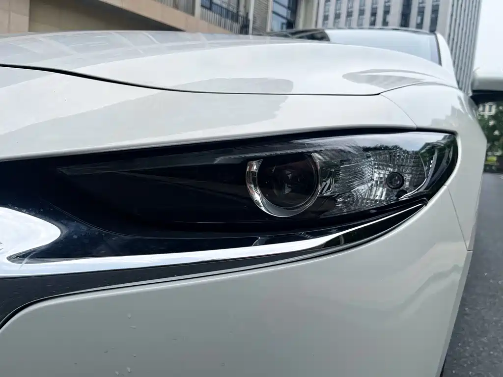 Mazda 3 Axela — миниатюра 8